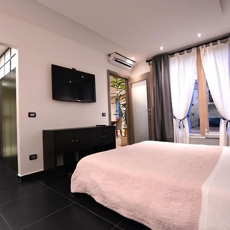 Suite Mimosa Con Piscina - Affitti Brevi Italia Sirmione Exterior foto