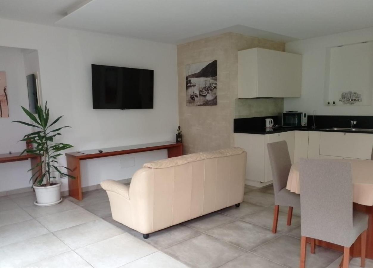 Suite Mimosa Con Piscina - Affitti Brevi Italia Sirmione Exterior foto