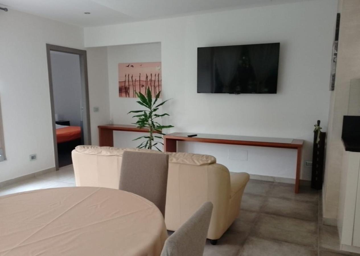 Suite Mimosa Con Piscina - Affitti Brevi Italia Sirmione Exterior foto
